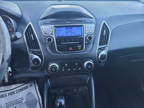 Used 2011 Hyundai Tucson GLS image 10