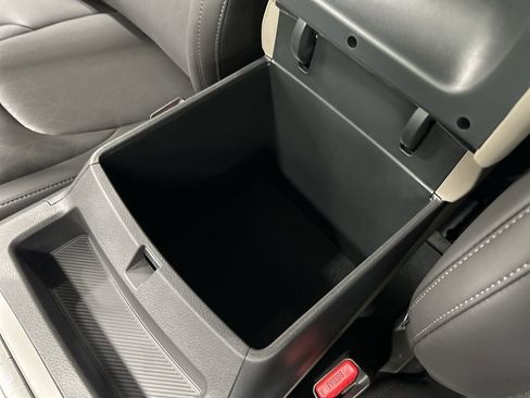 New 2026 Kia Carnival image 24