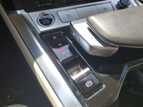 Used 2024 Audi Q8 e-tron Premium Plus w/ Premium Plus Package AWD/4WD image 27
