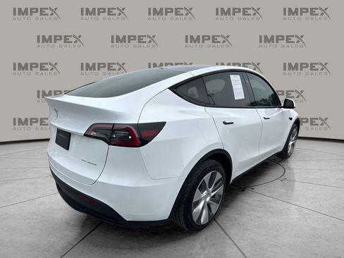 Used 2023 Tesla Model Y Long Range image 5