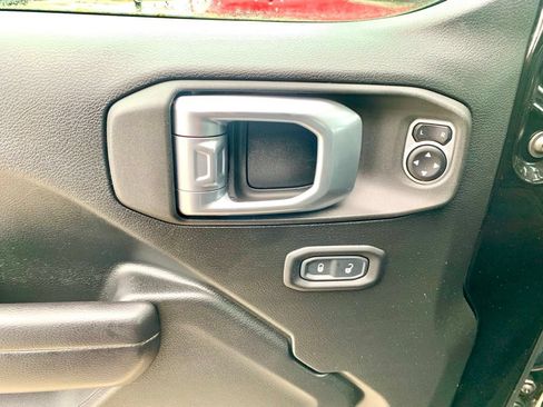 Used 2020 Jeep Gladiator Rubicon AWD/4WD image 12