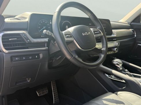 Used 2025 Kia Telluride SX w/ SX Captain's Chair Package FWD image 20