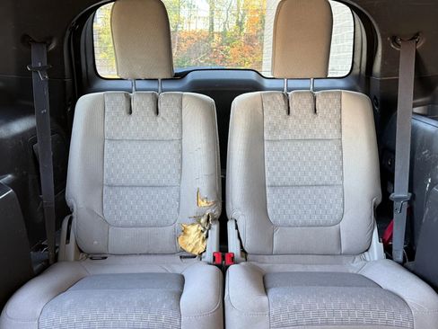 Used 2015 Ford Explorer XLT image 23