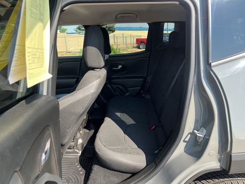 Used 2020 Jeep Renegade Altitude AWD/4WD image 35
