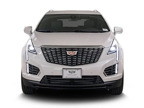 New 2025 Cadillac XT5 Luxury image 2
