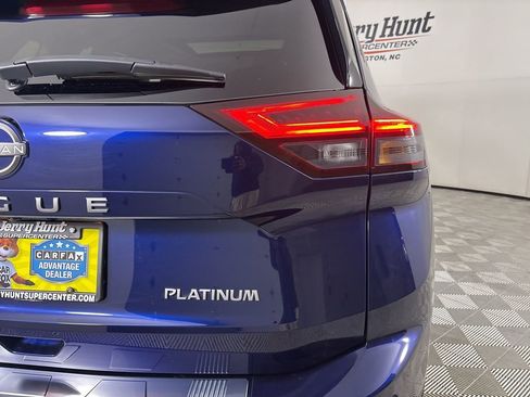 Used 2024 Nissan Rogue Platinum w/ Platinum Premium Package image 33