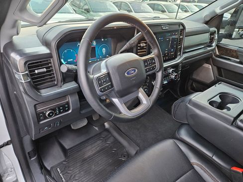 Used 2025 Ford F350 Lariat image 15