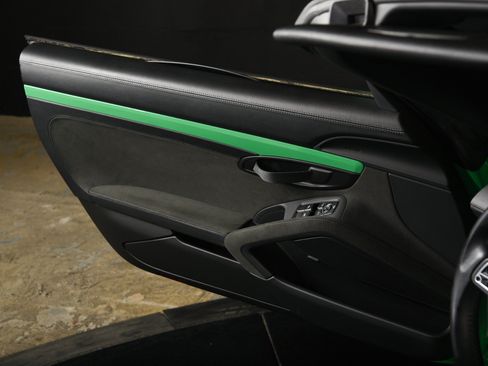 Used 2023 Porsche 718 Boxster Spyder RWD image 17