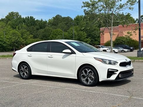 Used 2020 Kia Forte LXS FWD image 7