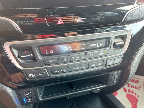 Used 2024 Honda Passport Black Edition image 14