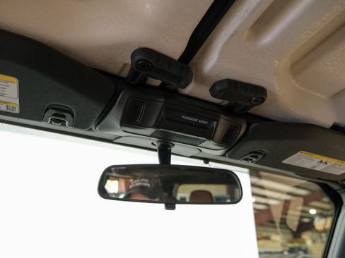 Used 2025 Jeep Gladiator Sport image 79