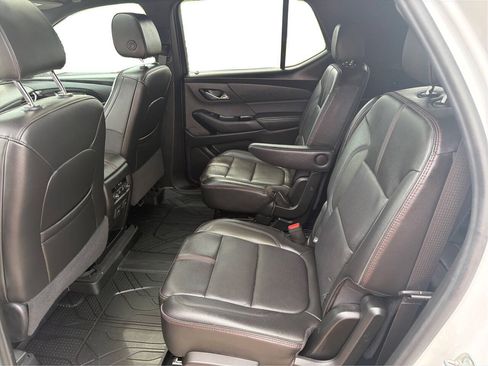 Used 2023 Chevrolet Traverse RS w/ LPO, Floor Liner Package AWD/4WD image 10