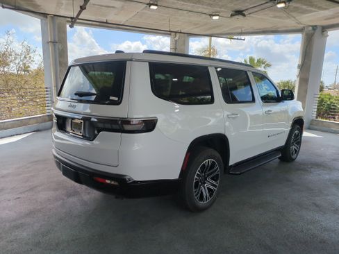 New 2026 Jeep Grand Wagoneer image 5