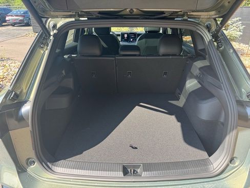 New 2025 Volkswagen Tiguan SE R-Line image 16