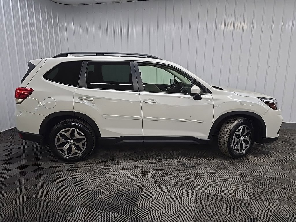 Used 2021 Subaru Forester Premium AWD/4WD image 2