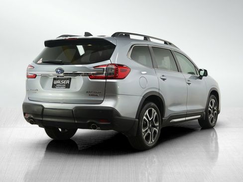 Used 2023 Subaru Ascent Limited w/ Technology Package AWD/4WD image 5