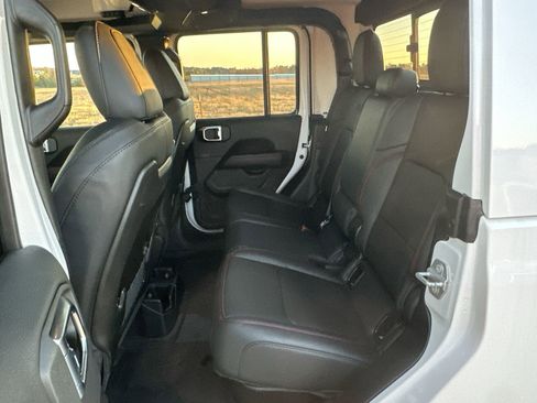 New 2025 Jeep Gladiator Rubicon w/ Convenience Group image 22