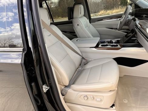 Certified 2026 Cadillac Escalade Platinum Sport w/ LPO, ONYX Package image 29