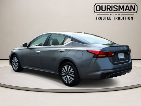 Used 2024 Nissan Altima 2.5 SV FWD image 7
