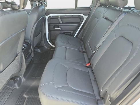 New 2025 Land Rover Defender 110 X-Dynamic SE image 14