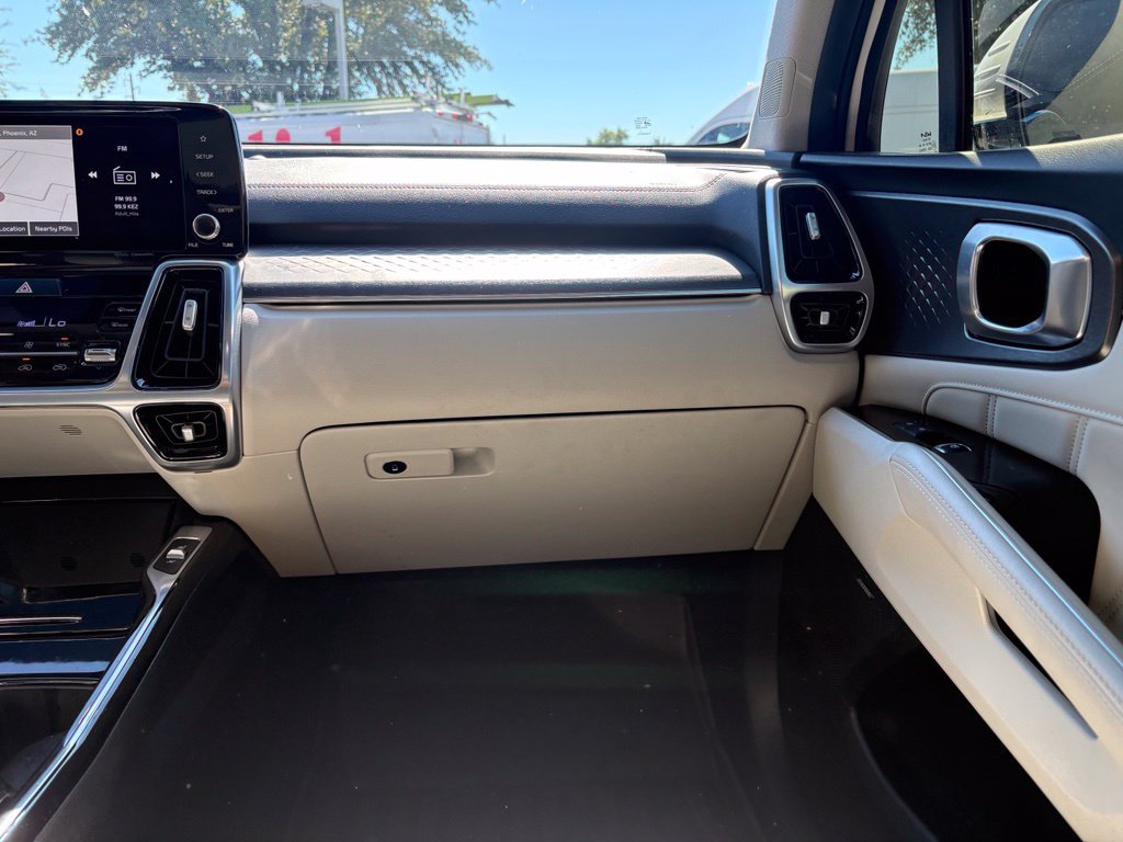Used 2023 Kia Sorento SX Prestige w/ Panoramic Sunroof Package AWD/4WD image 7