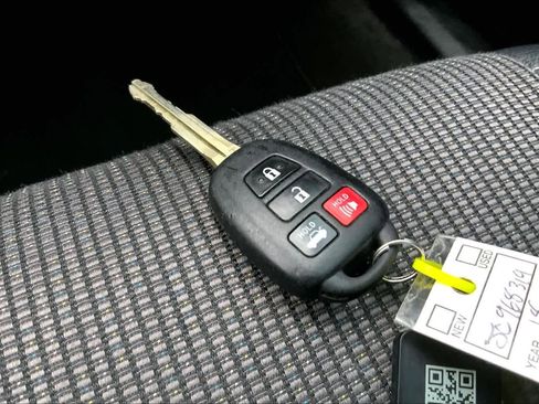 Used 2018 Toyota Corolla SE FWD image 14