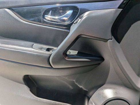 Used 2021 Nissan Rogue Sport SV FWD image 26