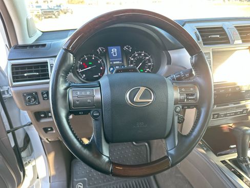 Used 2018 Lexus GX 460 Luxury image 14