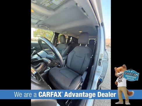 Used 2018 Jeep Renegade Altitude FWD image 28