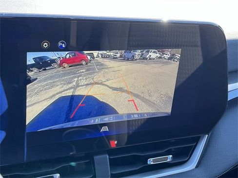 Used 2025 Chevrolet Equinox LT image 29