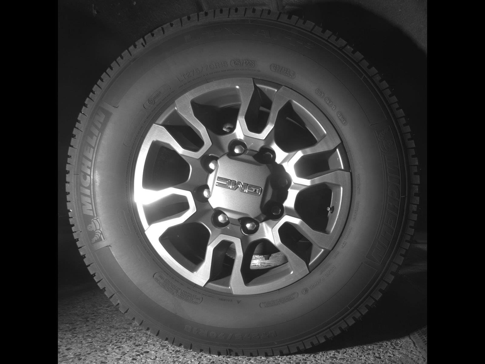 Used 2023 GMC Sierra 2500 AT4 w/ Snow Plow Prep/Camper Package AWD/4WD image 9