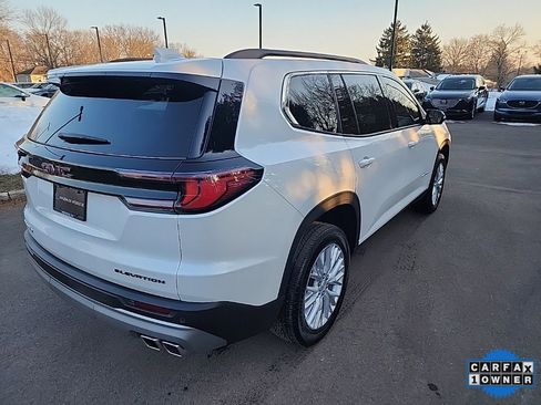 Used 2024 GMC Acadia Elevation w/ Luxury Package image 5