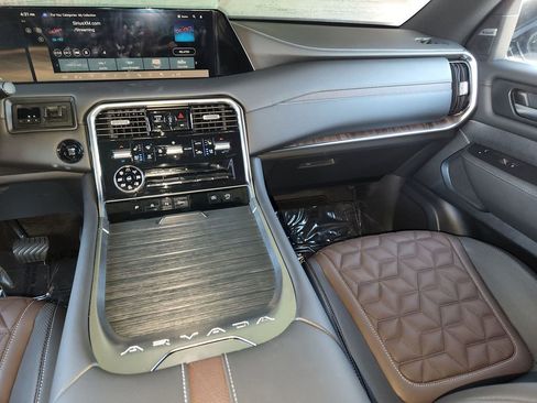 Certified 2025 Nissan Armada Platinum Reserve image 18