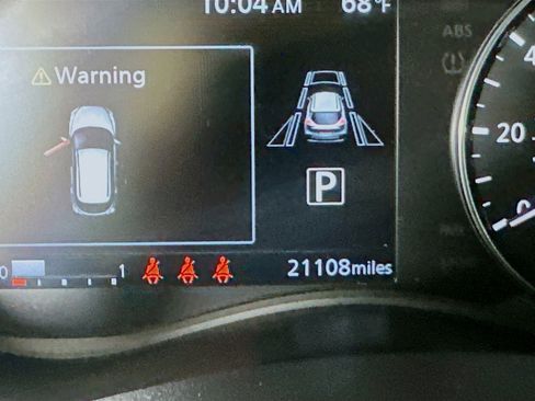 Used 2023 Nissan Kicks SR w/ SR Premium Package FWD image 18