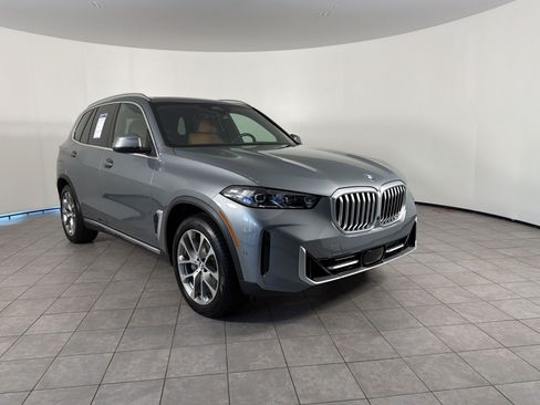 Used 2026 BMW X5 xDrive40i AWD/4WD image 7