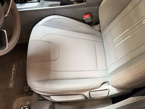 Used 2023 Hyundai Elantra SEL FWD image 18