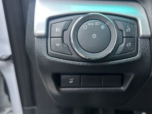 Used 2016 Ford Explorer XLT w/ Equipment Group 202A image 25