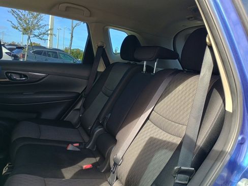 Used 2018 Nissan Rogue S image 16