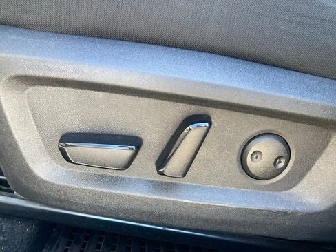 Used 2023 Nissan Rogue SV image 13