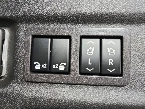 Used 2023 GMC Yukon XL AT4 AWD/4WD image 55