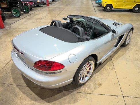 Used 2004 Dodge Viper SRT-10 image 17
