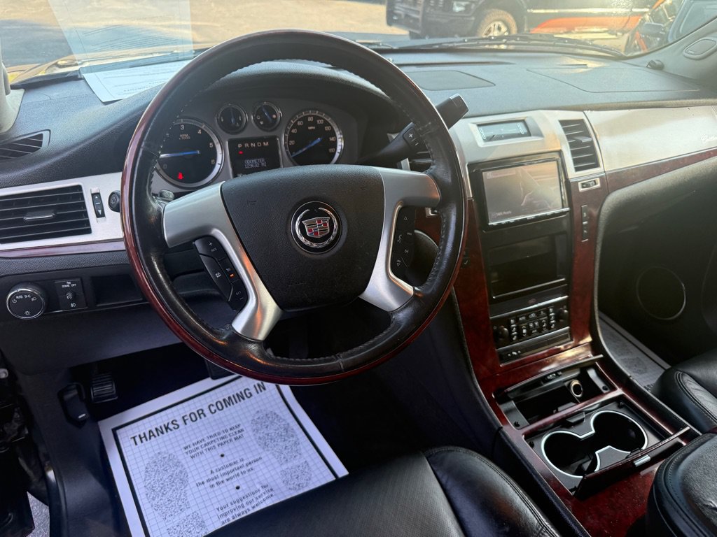Used 2011 Cadillac Escalade AWD image 47