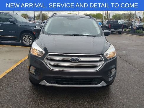 Used 2018 Ford Escape SE w/ SE Sync 3 Package AWD/4WD image 9