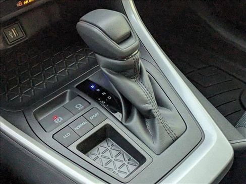 Used 2025 Toyota RAV4 LE image 12