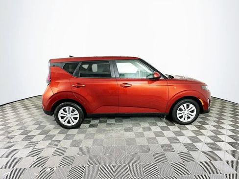 Used 2023 Kia Soul LX image 12
