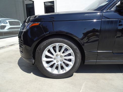 Used 2020 Land Rover Range Rover HSE image 10