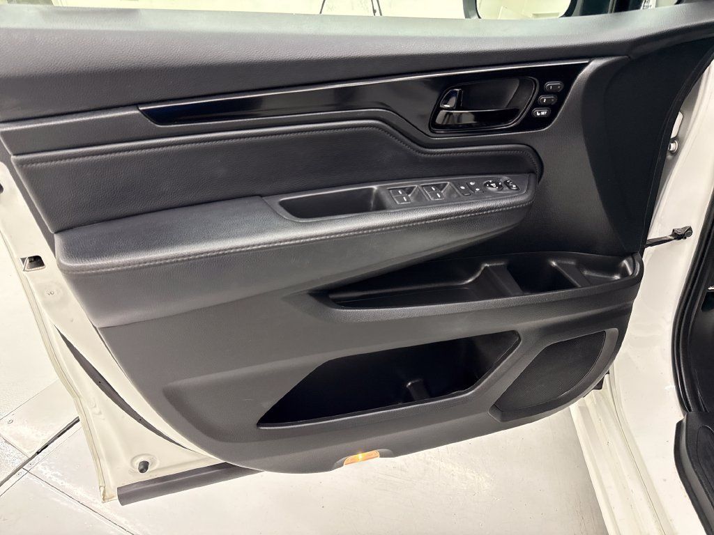 Used 2021 Honda Odyssey Touring image 12