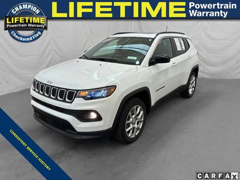 Used 2023 Jeep Compass Latitude w/ Sun and Sound Group AWD/4WD image 1