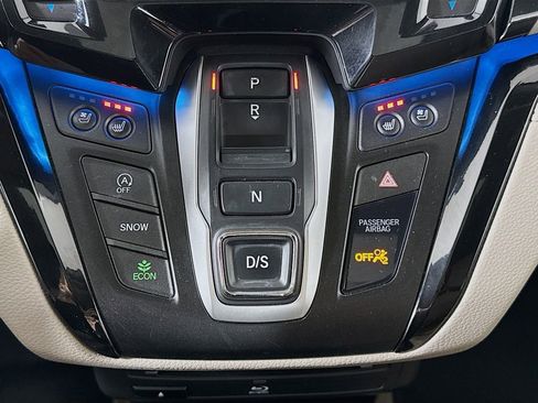 Used 2018 Honda Odyssey Elite image 17