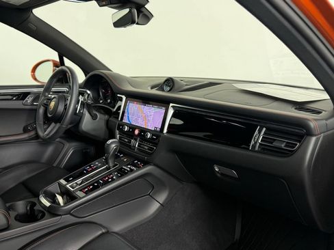 New 2025 Porsche Macan AWD/4WD image 21